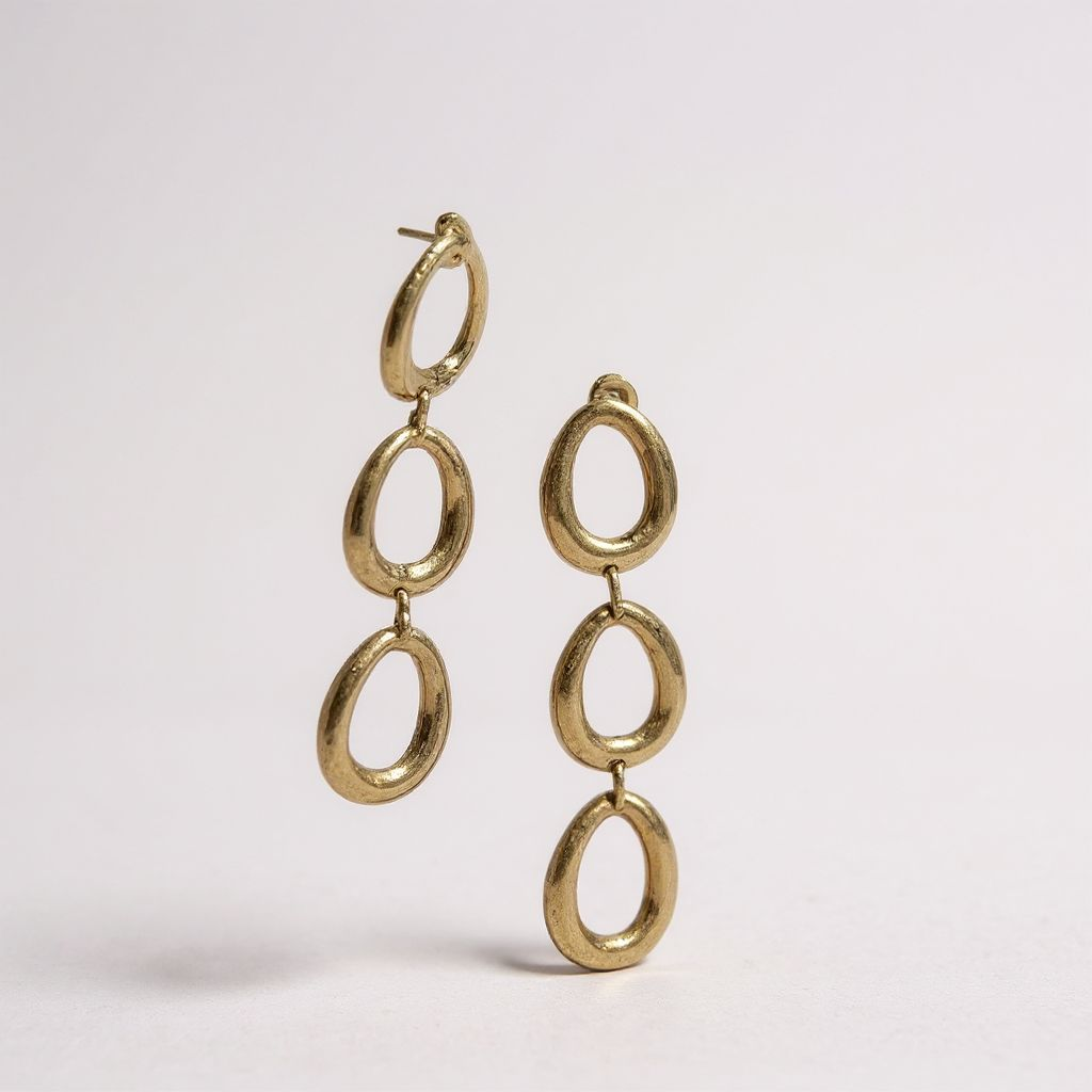 Pendiente largo dorado