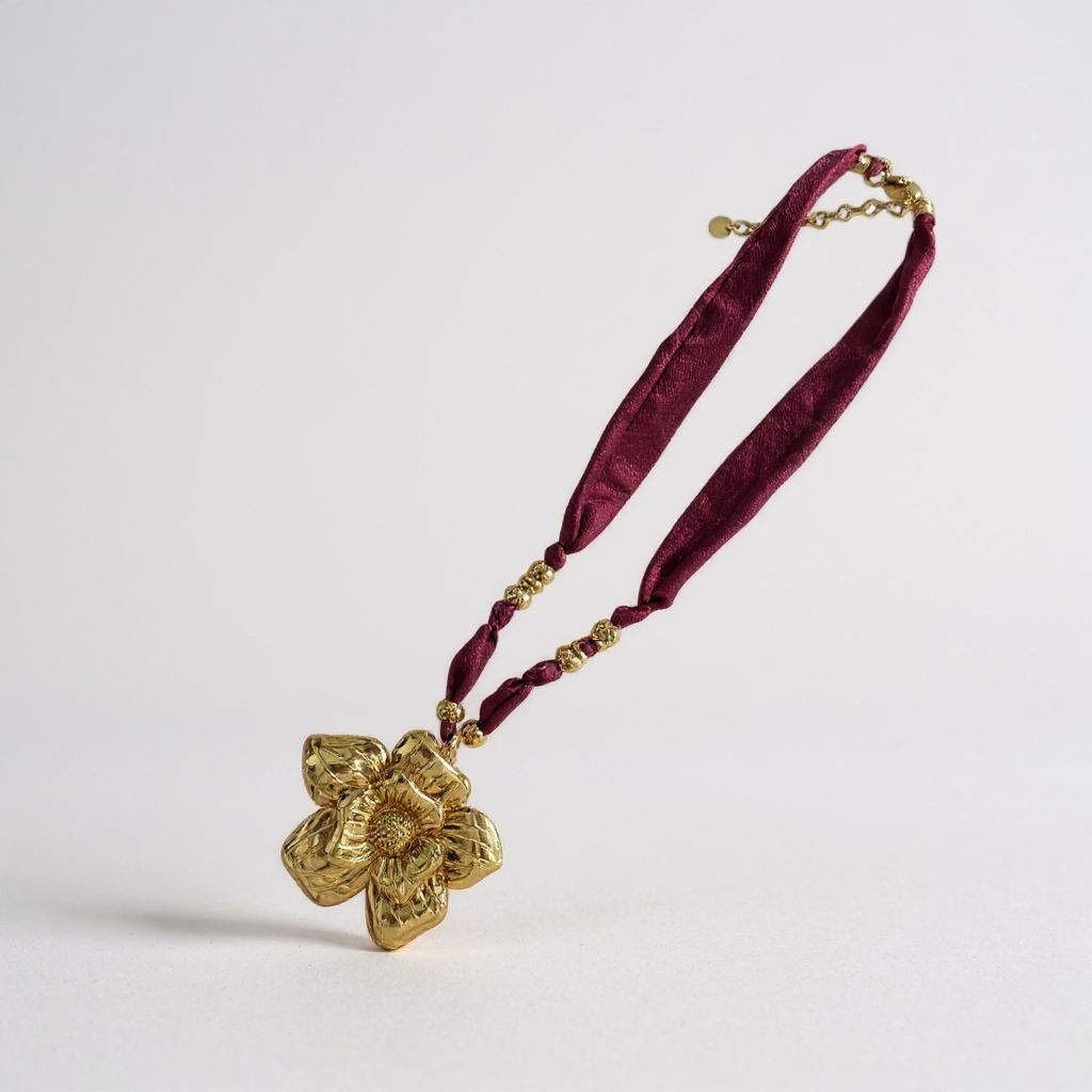 Collar flor bourdeos