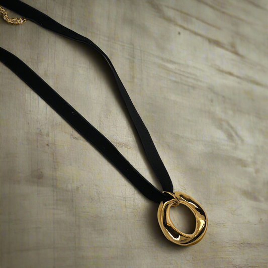 Collar Negro